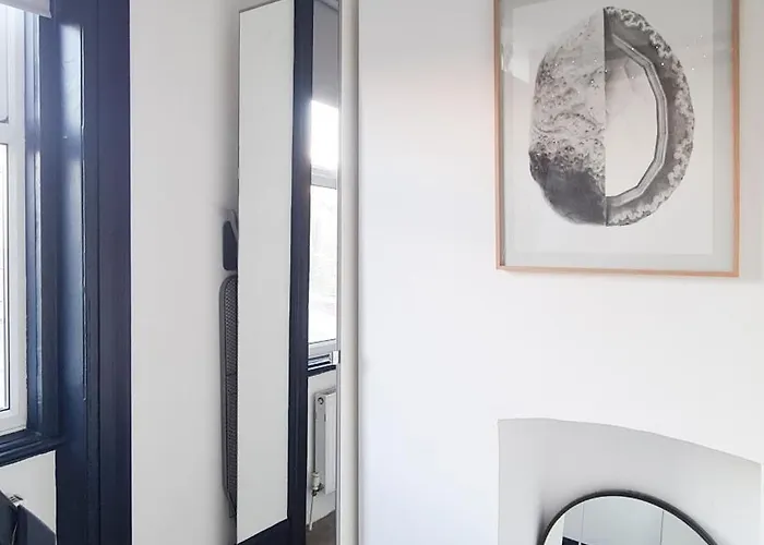 Unique And Cozy Apartment In Central London